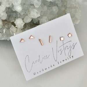 Puces d'oreilles géométriques en cuivre, Petites puces d'oreilles, Puces d'oreilles, Ensemble de trois boucles d'oreilles, Boucles d'oreilles minimales, Ensemble de boucles d'oreilles, Petites puces