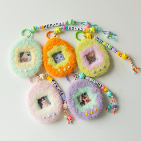 Pet Photo Keychain, Tamagotchi, Handmade, Punchneedle, Custom Cat Keychain, Bag charms, Personalized Gift for Pet lovers, Kawaii