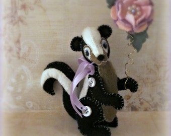 PDF Digital e-Pattern to Make Sweet 5" Wool Felt Skunk "Flower" by Booh Bears, Janice Woodard