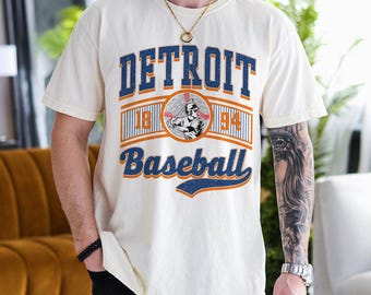 Vintage Detroit Baseball 90s Style Sweatshirt, Baseball Team Shirt, Detroit Game Day Tee, Throwback Detroit Shirt, Baseball Mom Tee