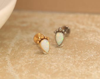G23 16G Titan Gold Weißer Opal Wassertropfen-Perle Labret-Stecker mit Innengewinde Lippenpiercing Schmuck Monroe Philtrum Körperpiercing Schmuck