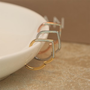 16G White Opal Stainless Steel Seamless Hinged Segment Clicker Ring Septum Conch Helix Cartilage Nose Ring Septum Ring Helix Jewelry