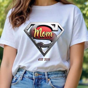 Super Mom T-Shirt - Glücklicher Muttertag T-Shirt - Süßes Mama Shirt - Personalisiertes Geschenk für Mama - Mama des Jahres T-Shirt
