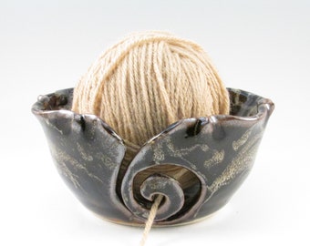 Wheel Thrown Yarn Bowl, Large Yarn bowl, Yarn Keeper, Pottery Yarn Bowl, Knitting Bowl, Stoneware Yarn Bowl, Crochet bowl, Yarn Holder,YB11