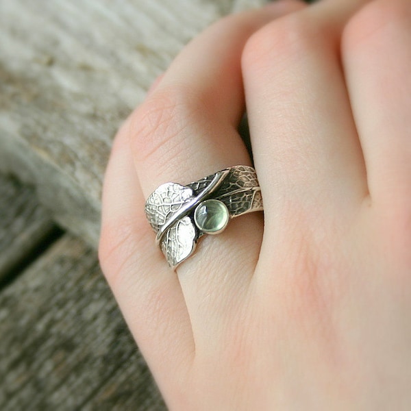 Salie groen... Salie blad ring met Prehniet... Verlovingsring trouwring belofte ring