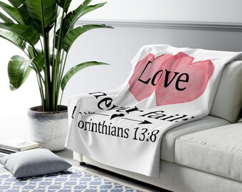 Love Never Fails Sherpa Fleece Blanket: Christian Home Decor