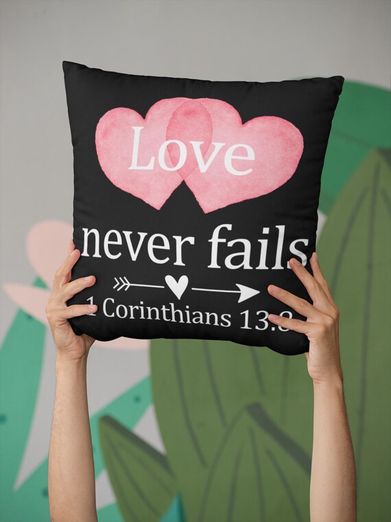 Almohada religiosa, cita bíblica El amor nunca falla, funda de