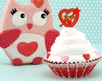 Valentine's Day Decor "Love" Cupcake with Hearts. Retro Inspired Valentine's Day Gift for Her or Him. 12 Legs Debut Design!