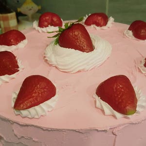 Jumbo Fake Cake &quot;Retro Cookbook Cake Collection&quot; Grandma Bailey&#39;s Dreamy Strawberry Cake Fab Photo Prop, Cake Plate Display 12 Legs Original