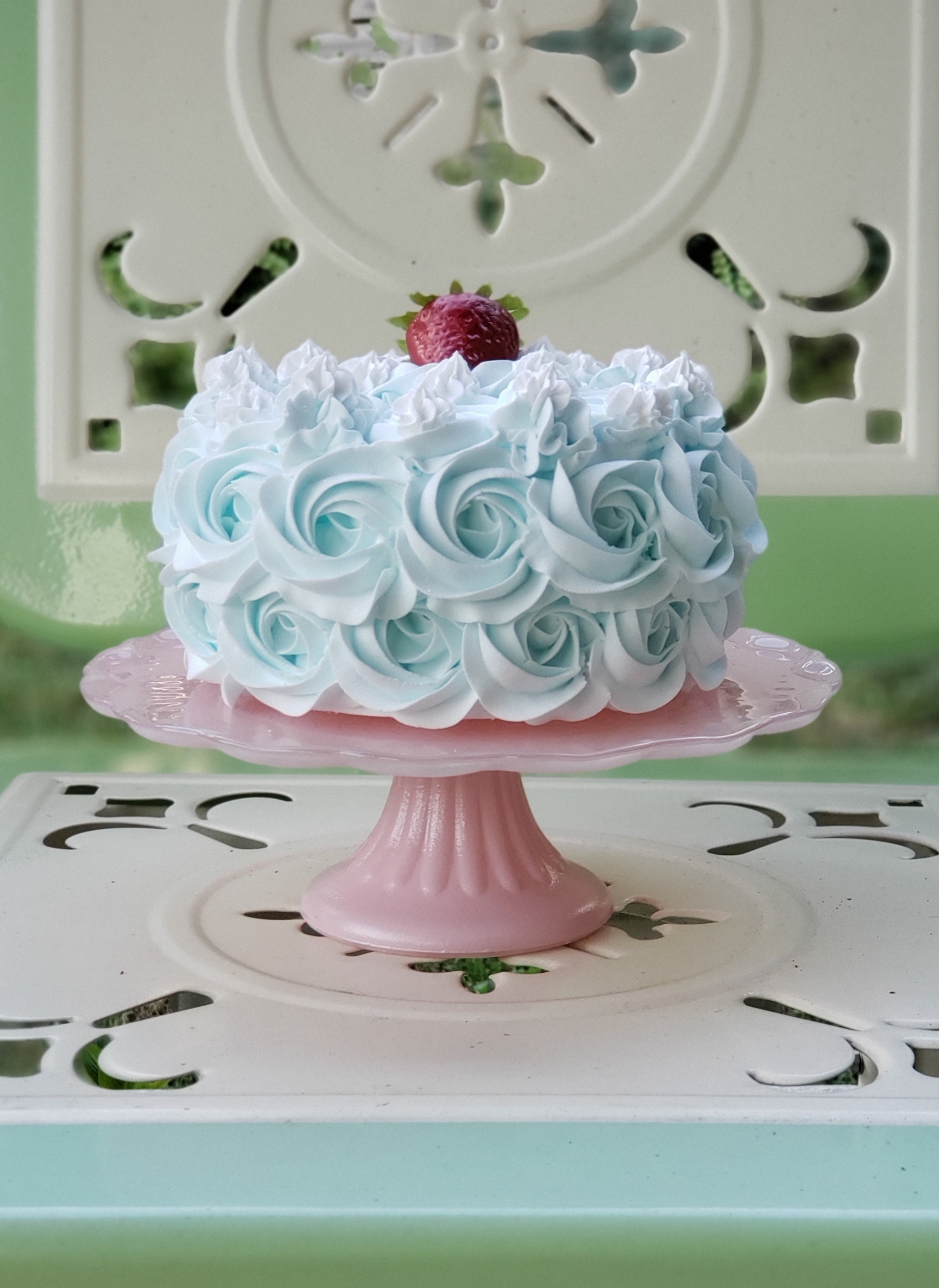 Light blue cake clearance stand