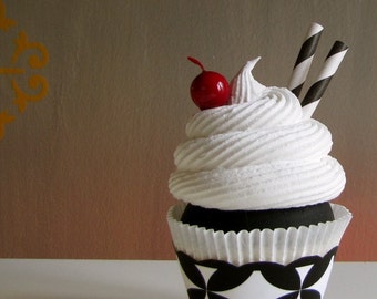 Fake Cupcake 12 Legs Original Black/White Tres Chic Cupcake Collection Tres Chic Black White Sundae Large Standard Size