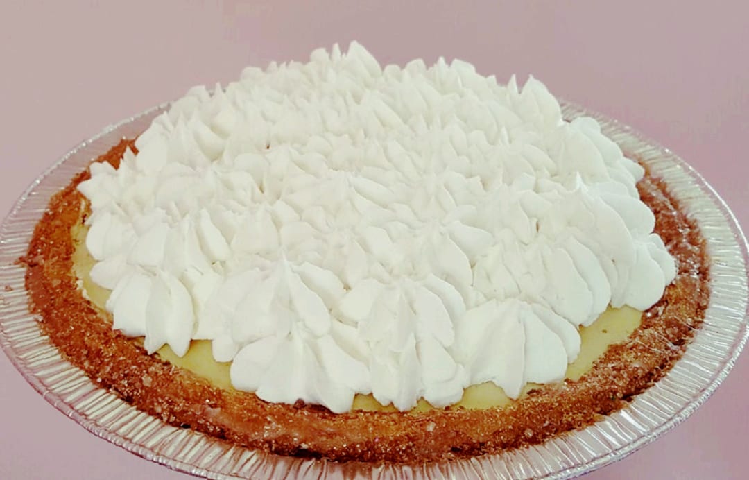 Fake Key Lime Pie. 1 Standard Size Pie. Retro Cookbook Pie Collection. Perfect for Home Stagers