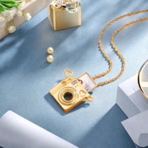 Custom Camera Locket Necklace with Photo,Photo Picture Inside,Personalized Photo Necklace,Memorial Jewelry Gift for Her, Gift for mom
