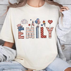 Maglietta personalizzata per il 4 luglio, felpa patriottica per la famiglia, maglietta per il giorno dell&#39;indipendenza, maglietta con nome personalizzato per il 4 luglio, maglietta americana, viaggio in famiglia