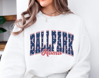 Felpa Ballpark Mama, T-shirt Baseball Mama, Maglietta Softball Mama, Maglietta Game Day, Felpa Sports Mom, Maglietta Festa della Mamma, Maglietta Sport Day