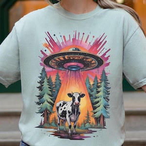 Ufo Cow Retro Shirt, Vintage Western Tee, Funny Cow Sweatshirt, Colorful Tripping Shirt, Rodeo Sweater, UFO Cow Abduction Shirt, Allien Tee