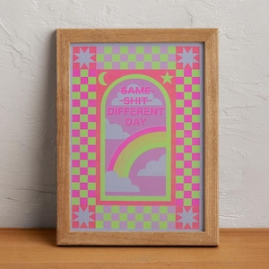 Impression risographe arc-en-ciel : damier fluorescent, motivant A4