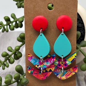 Brincos geométricos em acrílico para mulheres – Joias boho com design diferenciado para brincos de pressão ou piercing. Mexico Chevon Double