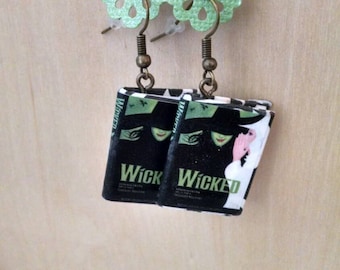 Wicked Book-oorbellen - handgemaakte literaire sieraden