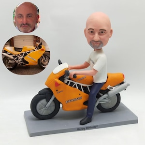 カスタムモーターサイクリストボブルヘッド、パーソナライズされたカスタムレースカードライバーフィギュア、カスタム父の日ギフト、お父さんへの素敵なホリデーギフト