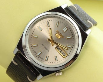 Gift for him Seiko 5 vintage automatic silver elegant dial Mens working wrist watch dress watch 37.5mm