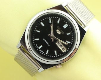 Pre-owned Seiko 5 vintage automatic black elegant dial Mens working wrist watch retro model 37.5mm