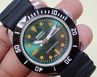vintage Seiko 5 green dial automatic dial rotating bezel Mens working wrist watch retro model 40mm..dress watch retro 70s style