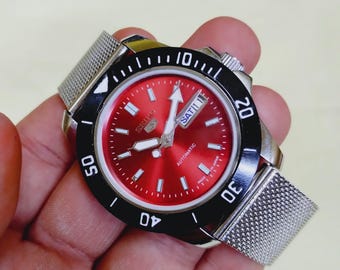 希少なヴィンテージ ORIS レッドダイヤル 手巻き FHF ムーブメント ST