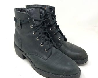 Vintage Candies Womens 8,5 Springer-Stiefel aus schwarzem Leder Schnüren Lug Sole