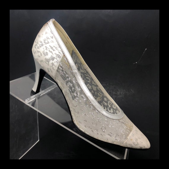 stuart weitzman silver pumps