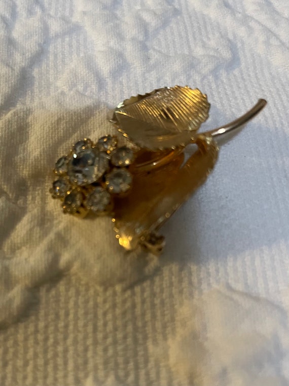 Flower rhinestone brooch Diamond like stones gold… - image 4