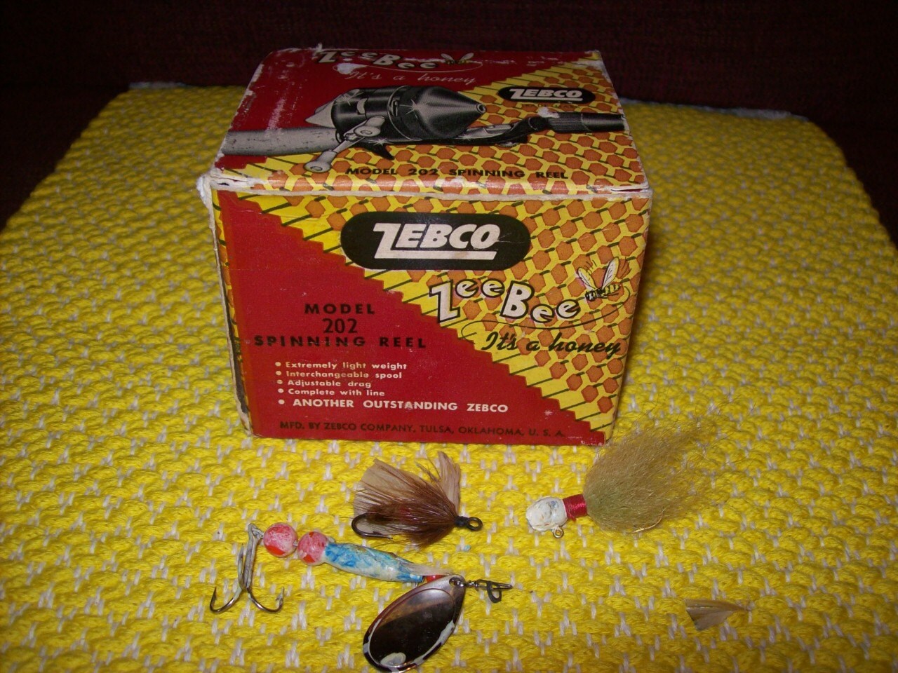Vintage Fishing Reel Box and Four Vintage Lures Zebco Zeebee Etsy