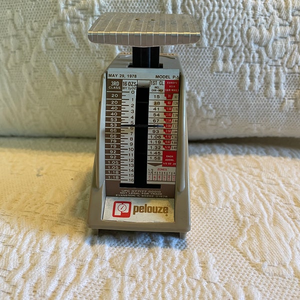 Vintage Pelouze 1978 postage scale