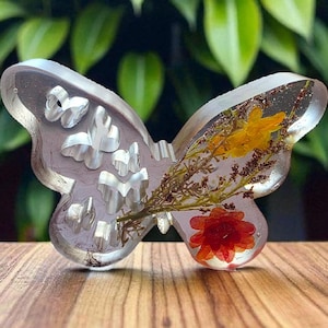 Handmade Resin Butterfly Figurine with Real Flowers Nature-Inspired Home Décor Keepsake