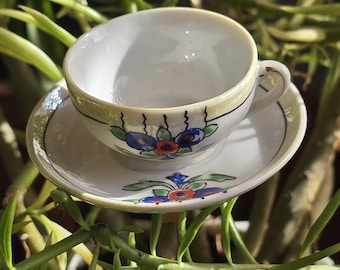 Yellow & White Floral Teacup Plant Spike