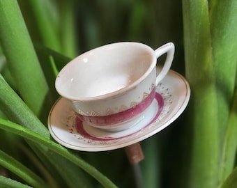 Fuchsia & Gold Teacup Plant Spike