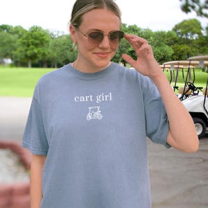 カートガール コンフォートカラーシャツ ゴルフシャツ ゴルフガールシャツ 面白いゴルフギフト ゴルフTシャツ レディースゴルフシャツ レディースゴルフシャツ 面白いゴルフカートTシャツ