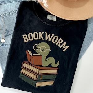Bücherwurm Komfort Farben Shirt Buch Shirt Buch Liebhaber T-shirt Bookish Outfit Buch Club Kleidung lesen Lehrer Tshirt Bibliothekar Geschenk Bibliothek