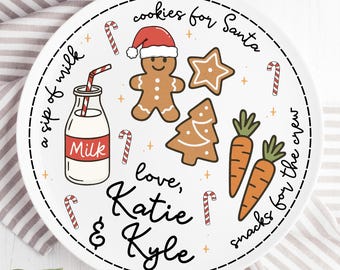 Gepersonaliseerde kerstkoekjesbord met kindernamen: gepersonaliseerd dienblad met melk en koekjes op kerstavond voor kerstman en rendieren