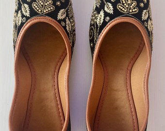 Black Velvet Jutti mojari with golden embroidery design - women US size 8