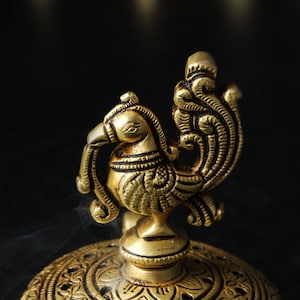 Mässing Loban Dhuni rökelsebrännare: Peacock Design, Pooja Decor