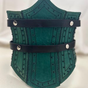 Underbust genuine leather corset - green - size small - handmade - medieval, cosplay, fantasy