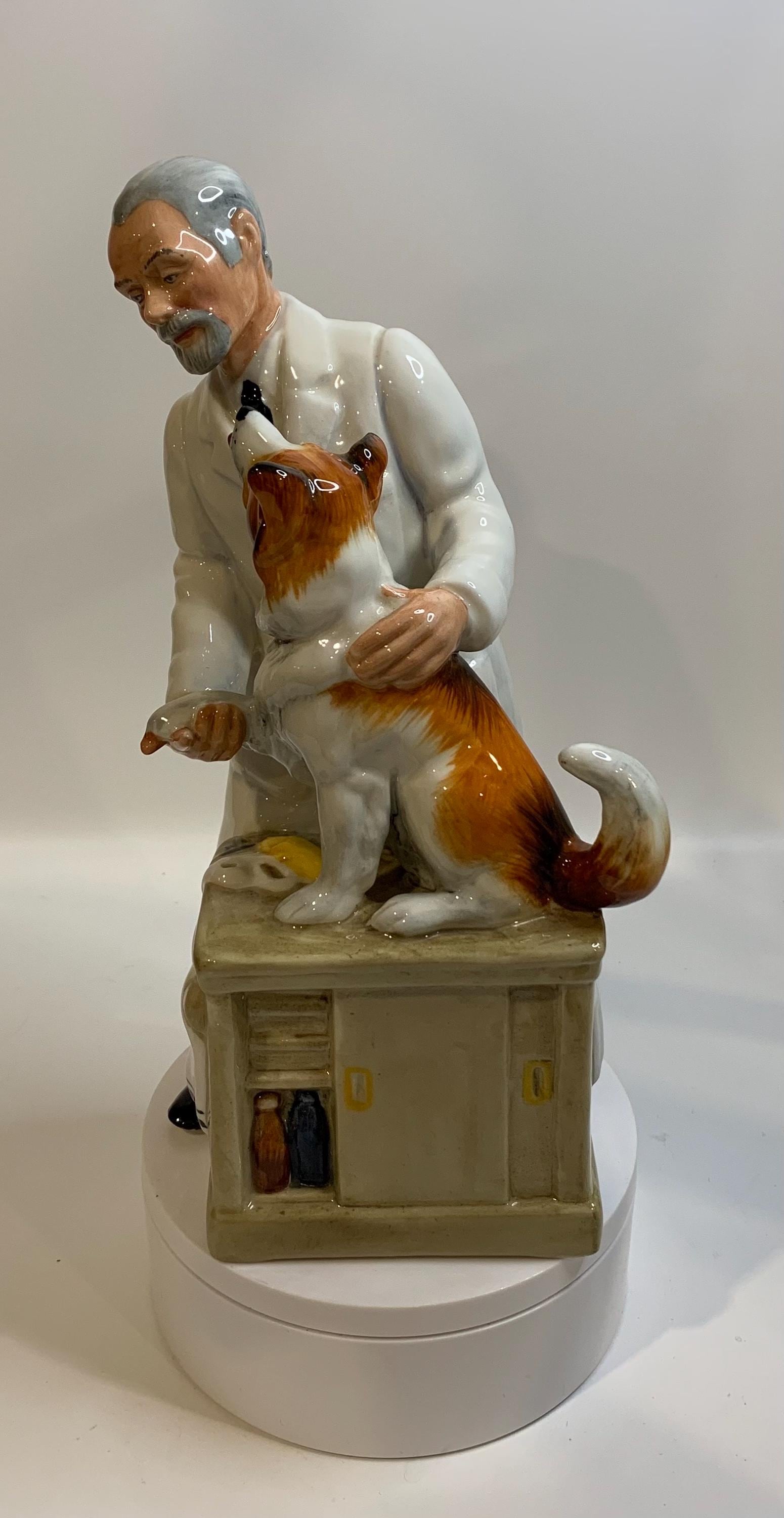 ロイヤルドルトン　フィギュア　アフガンハウンド ロイヤル ドルトン 英 フィギュリン アフガン ハウンド 光沢モデル