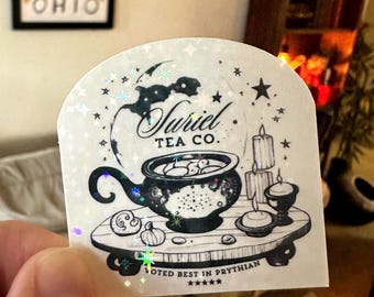 Sticker holographique acotar Suriel, un tribunal d'épines et de roses Suriel Tea Company autocollant, livre romantique Kindle Suriel Tea Co. sticker romantique