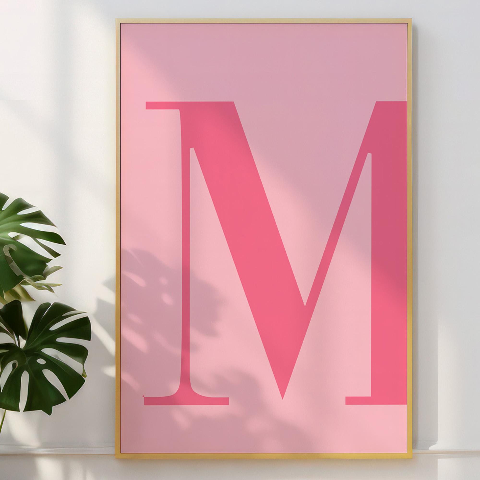 文字 M のポスター、ピンクの壁アート、かわいいピンクのアルファベットプリント、寮の部屋の装飾、プレッピーな部屋の装飾