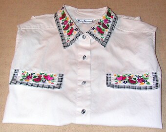 Sleeveless Blouse Shirt, Cotton Top, Embroidered Fruit Flowers, Gingham Trim, Vintage Bechamel