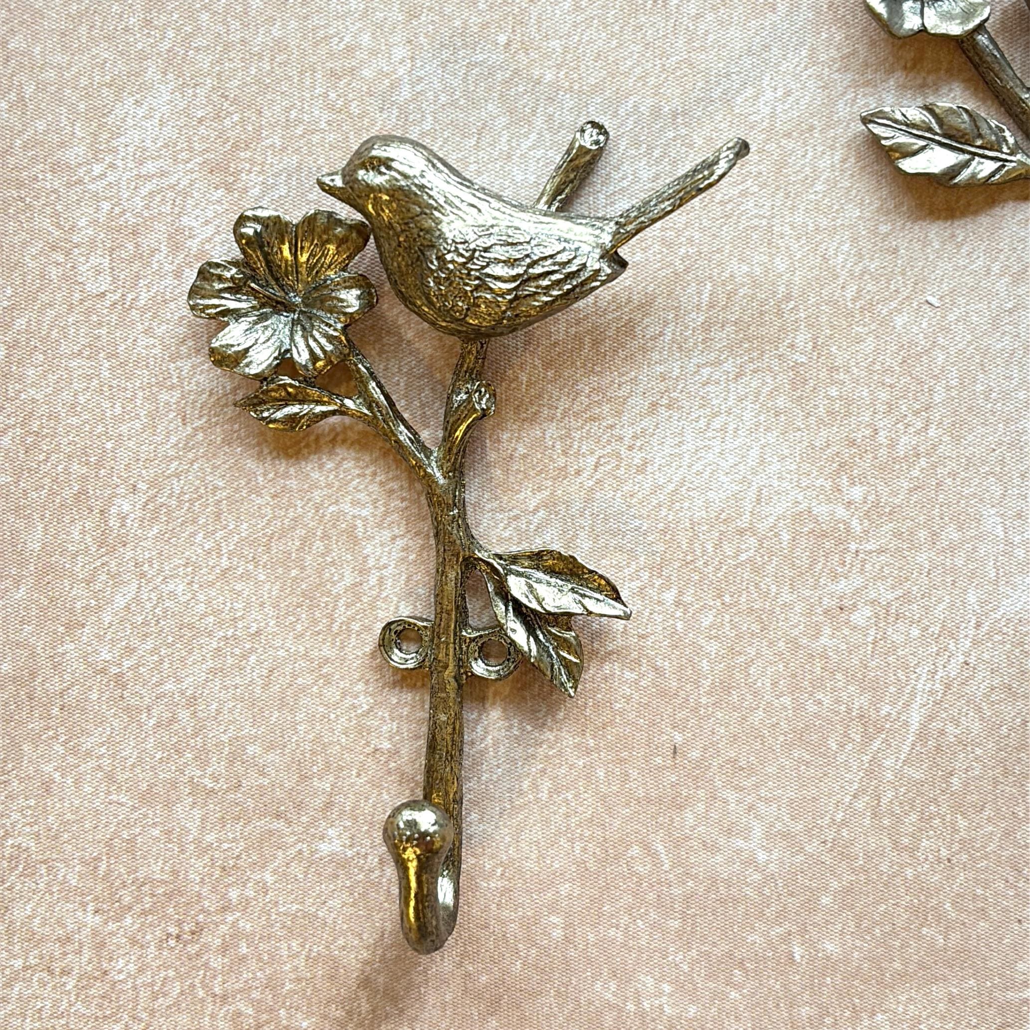 金色の鳥と花の金属製ウォールフック 割引 金属製鳥と花のウォール