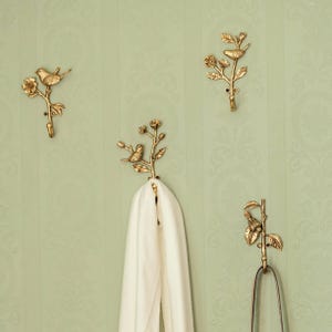 Crochet mural vintage orné d'oiseau - crochets décoratifs dorés - décoration murale de couloir - décoration d'intérieur vintage Shabby Chic, ferme française