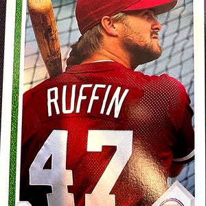 Puede incluir: Un juego de tres tazas de cerámica con un acabado moteado y mate. Las tazas son de color crema, marrón claro y marrón oscuro. Cada taza tiene un diseño simple y minimalista.