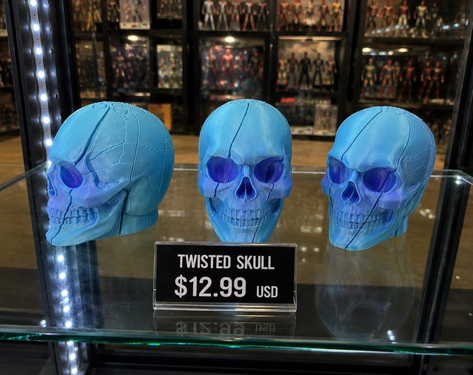 Twisted Sugar Skull Fidget Toy, Articulated Skull Decor, 3D Printed Gothic Desk Toy, ADHD Stress Relief Gift